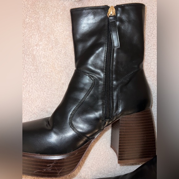 Nasty Gal- Platform Boots - Picture 5 of 5